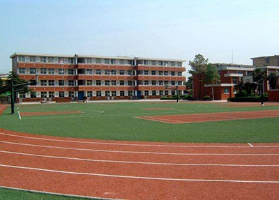 內(nèi)江鐵路機械學校學校簡介