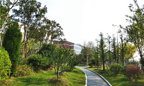 北京經(jīng)濟管理職業(yè)學院招生電話-怎么樣