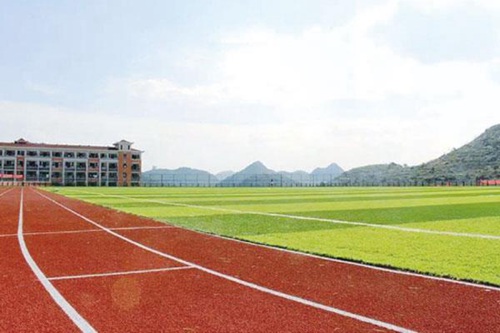 陜西2023年中專鐵路學(xué)?？梢钥即髮嵩趺礃? /></center>

<p><strong>問：</strong>陜西2023年中專<strong>鐵路學(xué)校</strong>可以考大專嗎？</p>
<p><strong>答：</strong>可以。</p>
<strong>中?？即髮５姆绞?/strong>
<p>第一：職高的統(tǒng)考，也就是普通高中的高考;</p>
<p>第三：單招，現(xiàn)在中職單招的學(xué)生占多半，單招的題目還是很簡單的，像你是職中，還有考的就是專業(yè)操作，哪些都是很基礎(chǔ)的。</p>
<p>若是中專考大專，途徑很簡單，莫過于自考和成考，不過相較于報(bào)學(xué)校學(xué)習(xí)，這種方式要更難一些，而且大家在選擇學(xué)校時(shí)，一定要正確的合理性的選擇，只有這樣才能夠找到真正的適合自己的方式。</p>
<p>現(xiàn)如今，有市場調(diào)查結(jié)果顯示道，社會(huì)對(duì)于應(yīng)用型、技術(shù)型人才的需求量特別大，所以有很多中專升大專生在社會(huì)上特別吃香，而且在未來的市場上也是炙手可熱的，如果你一心想要獲得一紙文憑，不妨就掌握一下自己適合的方法獲得大專文憑，往往既省時(shí)又省力的才是你的最佳選擇。如果你說自己的時(shí)間有限，那么網(wǎng)絡(luò)也是你的一個(gè)不錯(cuò)的選擇。通過網(wǎng)上教育進(jìn)行學(xué)習(xí)，學(xué)習(xí)開發(fā)、設(shè)計(jì)、商務(wù)、電子等技能，畢竟其專業(yè)往往都是緊密貼合市場的，能夠充分的滿足社會(huì)對(duì)于人才綜合素質(zhì)的需求。</p>
<strong>擴(kuò)展閱讀</strong>
<p>?？茖W(xué)歷主要分為全日制?？坪头侨罩茖？苾煞N。全日制?？仆ǔＪ怯扇珖鞯氐钠胀ǜ叩葘W(xué)校招生全國統(tǒng)一考試進(jìn)行招生的，學(xué)制3年，學(xué)生在校學(xué)習(xí)。全日制大專是一種全天候教學(xué)體制的大學(xué)。包括普通高校、民辦院校(有統(tǒng)招資格)、軍事院校、<strong>藝術(shù)</strong>院校、學(xué)生入學(xué)約兩個(gè)月之后在高等教育網(wǎng)上能夠查到學(xué)籍。</p>
<strong>編者總結(jié)</strong>
<p>現(xiàn)在職業(yè)學(xué)校畢業(yè)之后照樣可以通過自己的努力考上大專學(xué)校體驗(yàn)大學(xué)的生活，甚至很多的同學(xué)通過自己的努力升上本科。所以現(xiàn)在成績不好的同學(xué)也不用氣餒，職業(yè)學(xué)校將會(huì)是一條很不錯(cuò)的選擇。只要同學(xué)們選對(duì)了專業(yè)，那么以后的就業(yè)前景也會(huì)是一片光明的。最后編者祝同學(xué)們?cè)谛碌膶W(xué)校里面學(xué)習(xí)進(jìn)步學(xué)業(yè)有成。</p>                <div   id=
