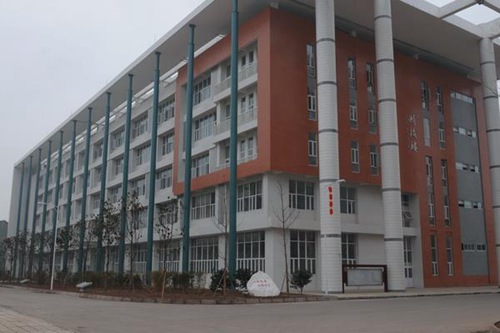 廈門初中畢業(yè)讀什么專業(yè)容易找工作？